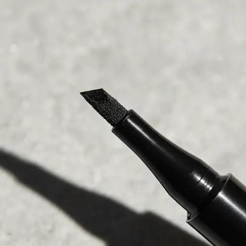 Delineador Marcador Líquido Natura Negro Mate para Ojos