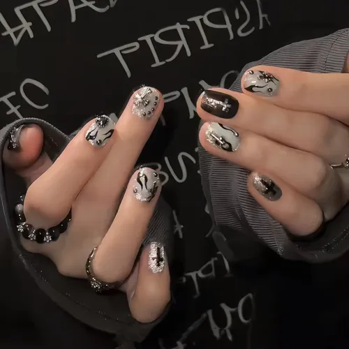 Ofrecemos Alta Calidad. Parches De Uñas Góticos Oscuros