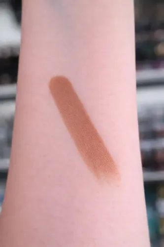 Lápiz Labial Mate Larga Duración – Katalia Color 20- nude rosado
