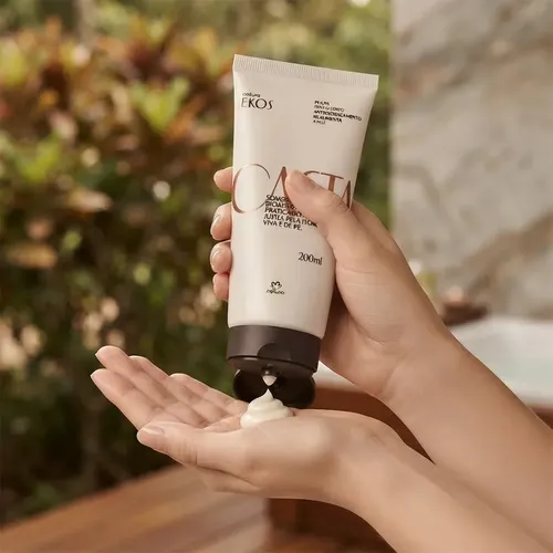 Natura Ekos Castaña Pulpa para el cuerpo antiresequedad 200 ml.