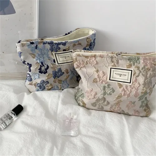 Neceser Organizador De Maquillaje Con Flores Grabadas
