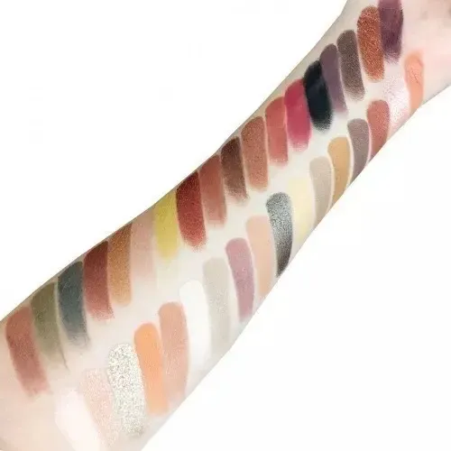 Paleta 35 Sombras The Rude Awakening 35 Eyeshadow Palette Book 5 tonos Mates y Satinados