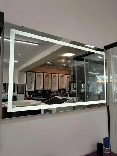 Bañomania Espejo Led Rectangular – Fría/Cálida/Neutra – Espejado – Corriente eléctrica 70 cm (Incluye: Con luz)