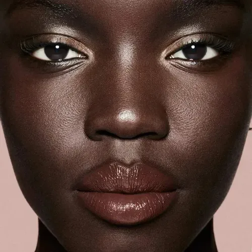 Fenty Beauty Gloss Bomb Stix High Line Brillante Hot Chocoli Color Nude Hot Chocolit