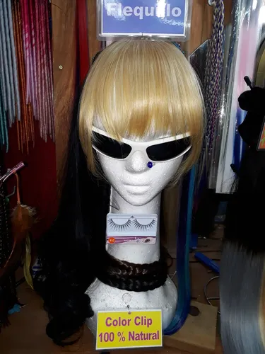 Flequillos Modelados En Cabello Orgánico Bitono Con Broche