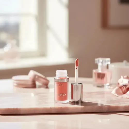 Rubor liquido Kiko Milano So Chic Trio Blush 3 En 1 tono 02 Velvet Peach