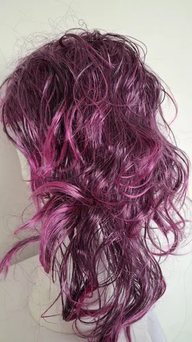 Peluca Rizada Violeta Y Negra Vampira/ Vampirina