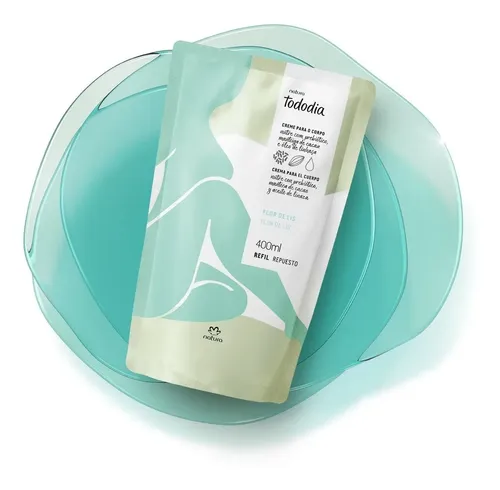 Crema para cuerpo Natura Tododia Hidratante Corporal Flor de Lis en sachet 400mL floral