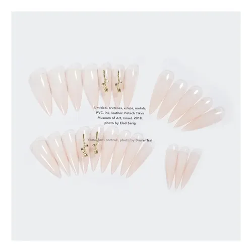 Uñas Artificiales Largas Y Puntiagudas De Color Nude