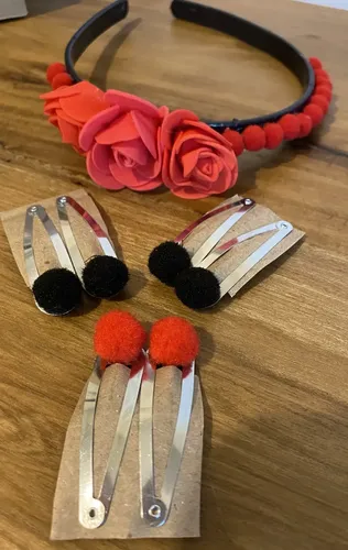 Amawa Vinchas, Colitas Y Hebillas C/ Pompones Pelo Niña Color 333
