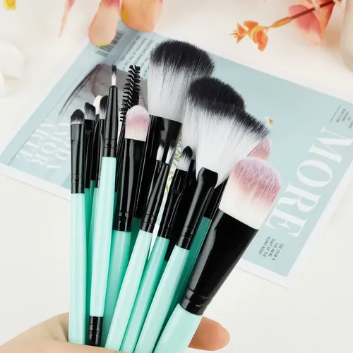 Set De 18 Brochas De Maquillaje Verdes