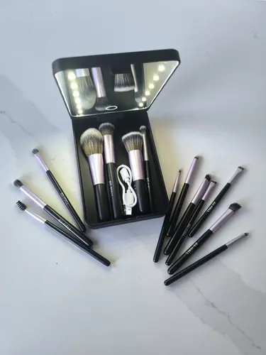 Set 14 Brochas Maquillaje C/estuche Espejo Led Profesional Color Negro