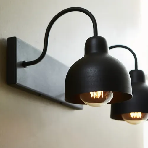 Aplique de pared 2 luces estilo industrial | Lámpara hierro negro pintado a horno | Rosca E27 apto LED | Ideal baño, espejo o pasillo | Diseño moderno y robusto | Hecho en Argentina | Venzar Deco