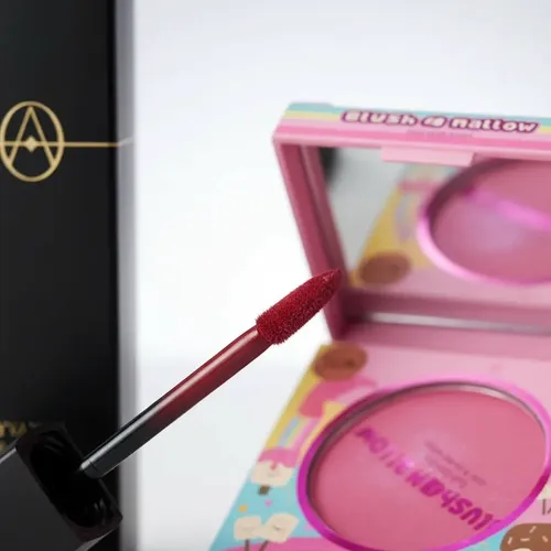 Kit Maquillaje: Labial Líquido Mate Ayvanna Y Rubor J Cat