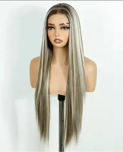Peluca Hisan Imperceptible Lace Front 13×6 Rubia Reflejos