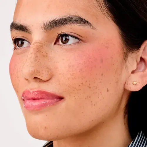 Benefit Shellie Rubor Acabado Glow Tono Coral Claro