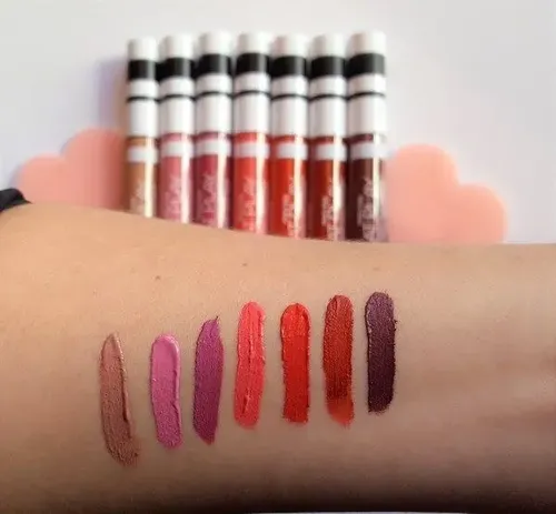 Labial Mary Kay Liquid Lipstick At Play color taupe that mate