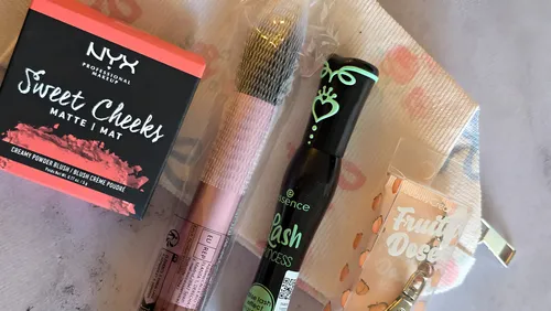 Set De Maquillajes Essence, Nyx Y Beauty Creations