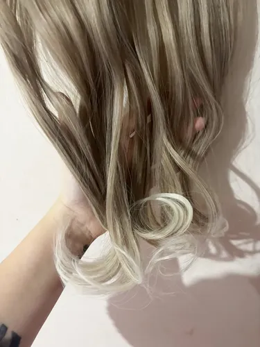 Cortinas De Pelo: Cabello Sintetico Premium Extensiones Color Rubio 12/613 Ondas