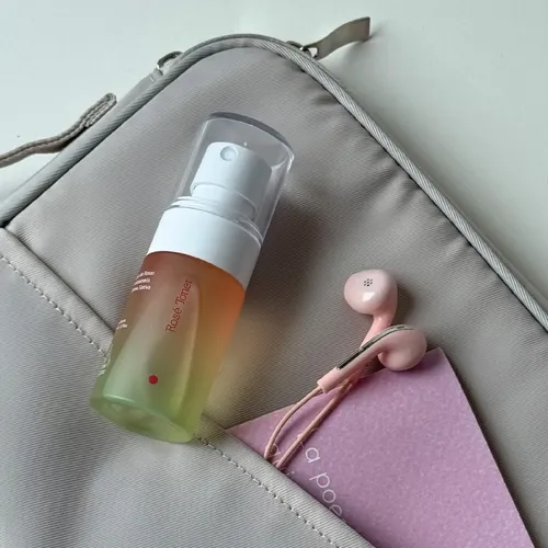 The Glow Factor Rosé Toner – Tónico Facial con Agua De Rosas y Hamamelis Travel Size x 30ml