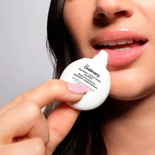 Squalane + Amino Acids Lip Balm The Ordinary Bálsamo Labial con Escualeno y Aminoácidos Bálsamo hidratante multiusos para labios 15mL