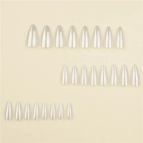 Uñas Minimalistas Recubiertas Y Ponibles