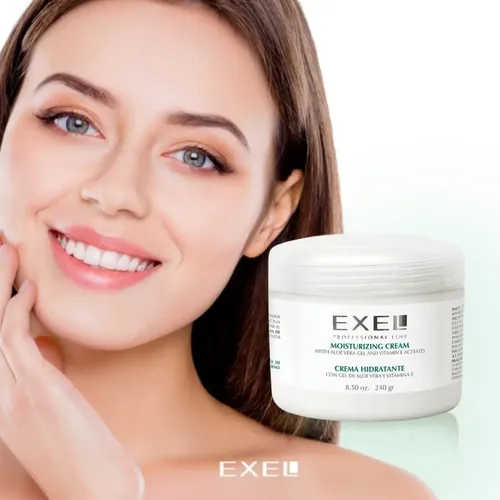 Crema Hidratante Facial Exel con Aloe Vera y Vitamina E para Todo Tipo de Piel 240 mL