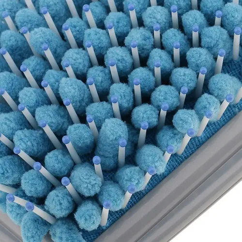 1 Cepillo Para El Cabello Y Toalla De Microfibra..