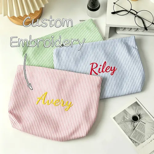 Bolsa De Maquillaje Con Nombre Bordado A Rayas De Seersucker