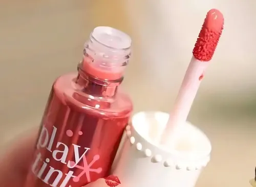 Labial Líquido Rosa Brillante Benefit Play Tint Larga Duración