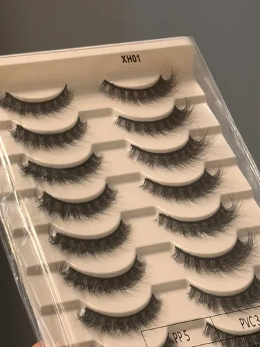 Caja De Pestañas Postizas Por 10 Pares- Naturales
