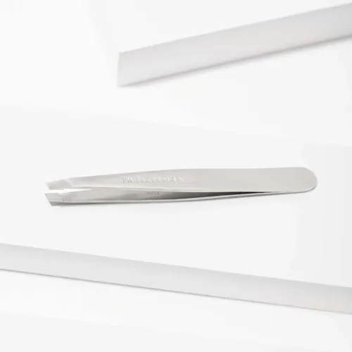 Pinza Depilar Cejas Tweezerman Oblicua Clásica