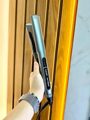 Plancha Alisadora De Pelo Lizze Extreme 1.25 Titanium