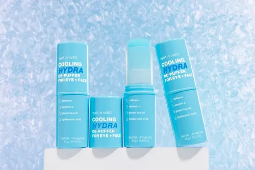 Barra hidratante, descongestiva y despigmentate para contorno de ojos y rostro Wet n Wild – Cooling Hydra – Contiene cafeína, vitamina E y hialurónico.