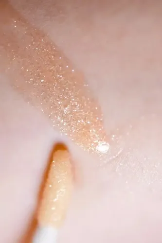 Gloss Labial Laca Ultra Brillo Con Destellos By Cinthia Ap