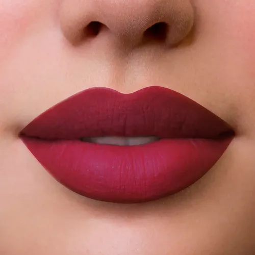 Labial Liquido con Acabado Mate Vogue Resist Tono Apasionada 3.ml