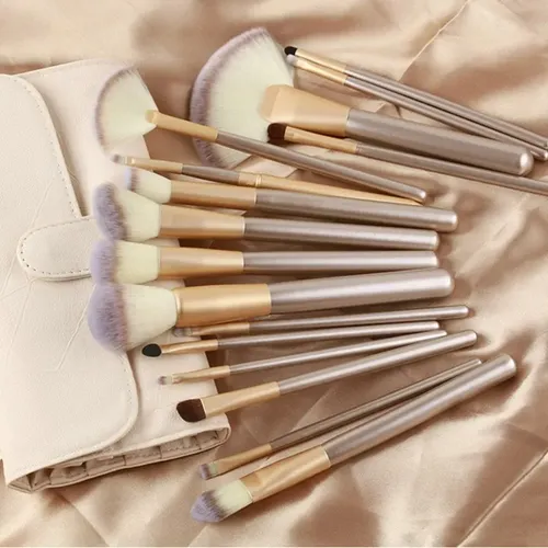 Set De 24 Brochas De Maquillaje Beige Champagne Suaves