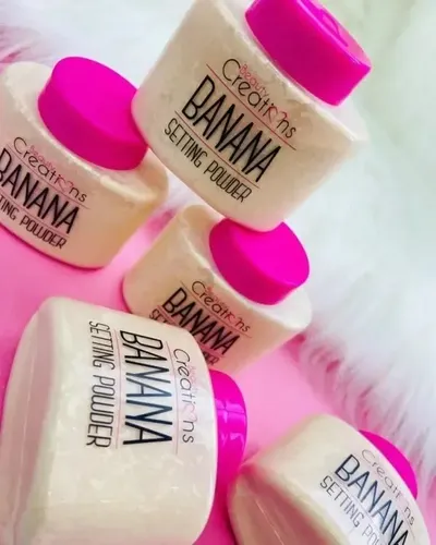 Polvo Fijador Banana Setting Powder de Beauty Creations, para un Acabado Mate en Todo Tipo de Piel