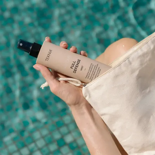 Spray Lakme Teknia Full Defense Para Cabellos Estresados 300ml