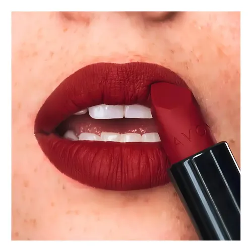 Labial Avon Ultra Matte Color: Red Supreme 3,6 Gr