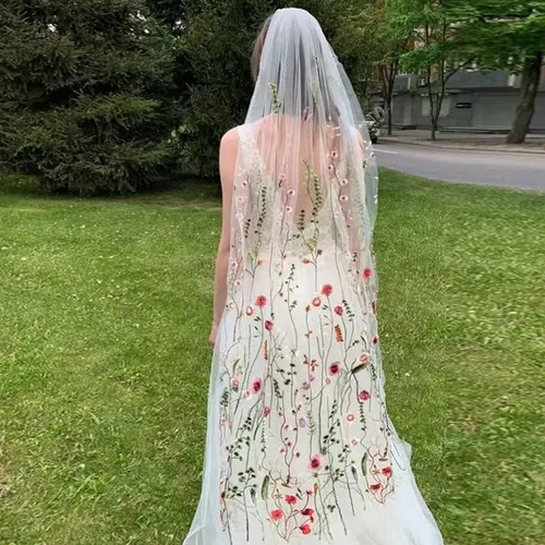 Velo De Novia Bordado Para Jardín Con Peineta