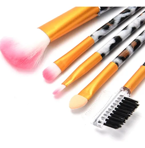 Set Brochas De Maquillaje Peine Cejas Colores X5 Skora 44028