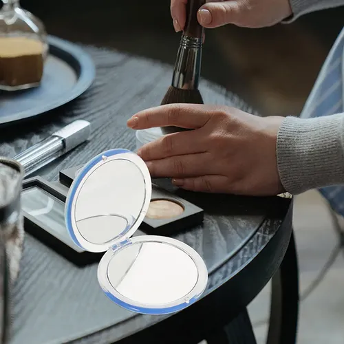 Espejo De Maquillaje Portátil Con Aumento Plegable