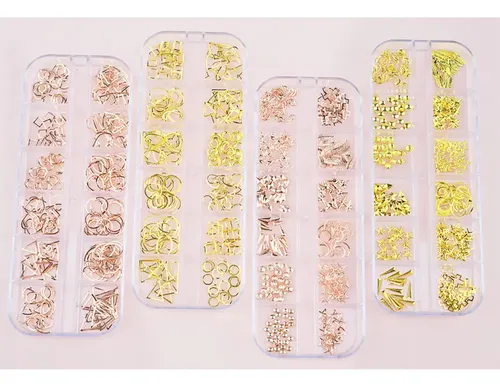 1 Caja De Colgantes De Uñas Con Remaches Metálicos Y Parches