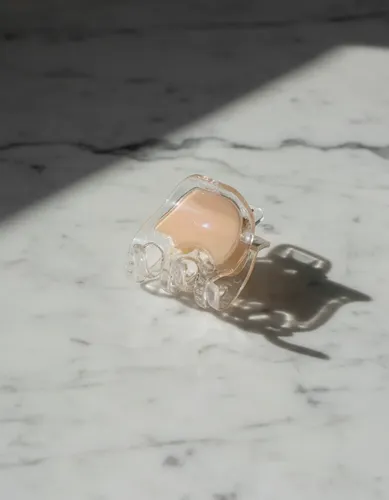 Broche De Pelo Tornasolado Beige 3 Dientes 5cm Pack X 12 Und
