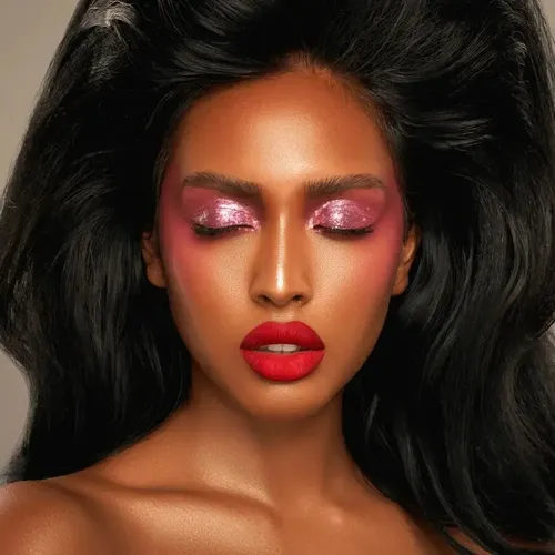Beauty Infinite Chrome Flakes de Danessa Myricks, multicolor, superráfaga
