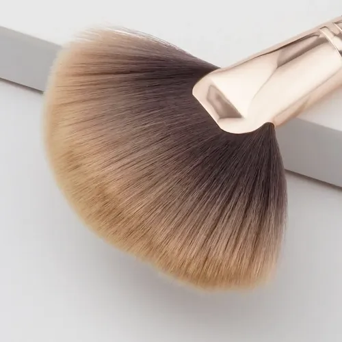 Brocha Abanico Gugus Makeup Maquillaje Profesional Negro Madera