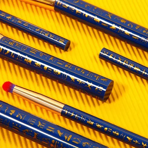 A Juego De Brochas De Maquillaje Docolor De Gato Bastet, Lo