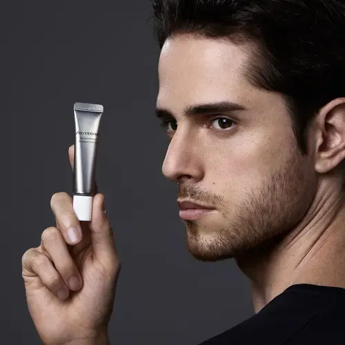 Crema Contorno De Ojos Shiseido Men Total Revitalizer Momento De Aplicación Día Y Noche Tipo De Piel Todo Tipo De Piel