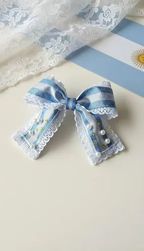 Moño Hebilla Argentina Accesorio Pelo Brillo Strass Puntilla Celeste Y Blanco